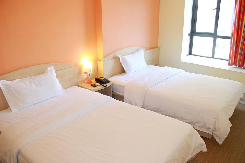 7Days Premium Nanchang Railway Station Bagian luar foto