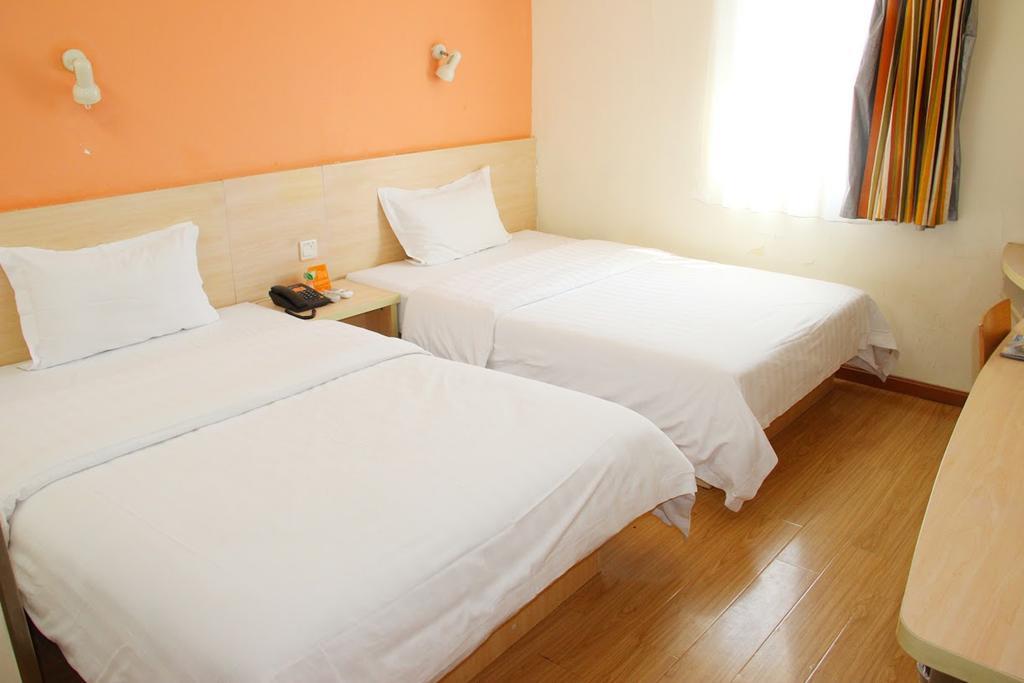 7Days Premium Nanchang Railway Station Bagian luar foto